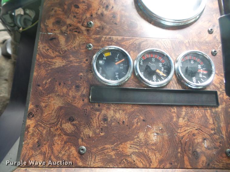 image for item K3519 1998 International Eagle 9400 semi truck