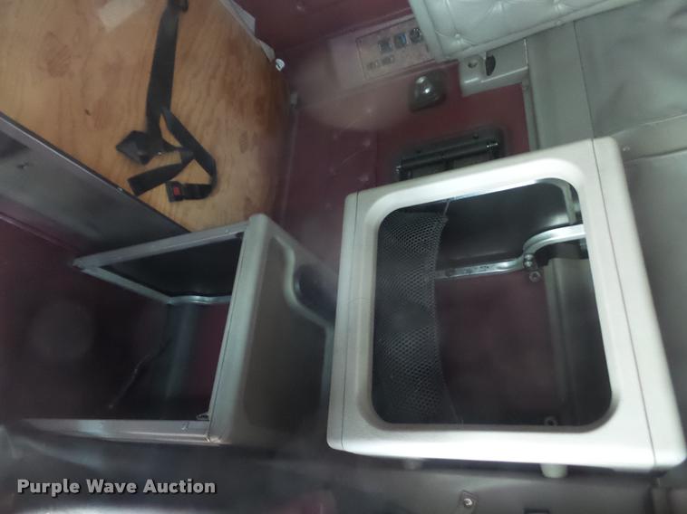 image for item K3519 1998 International Eagle 9400 semi truck