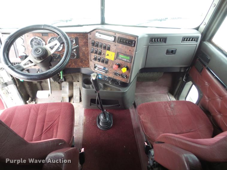 image for item K3519 1998 International Eagle 9400 semi truck