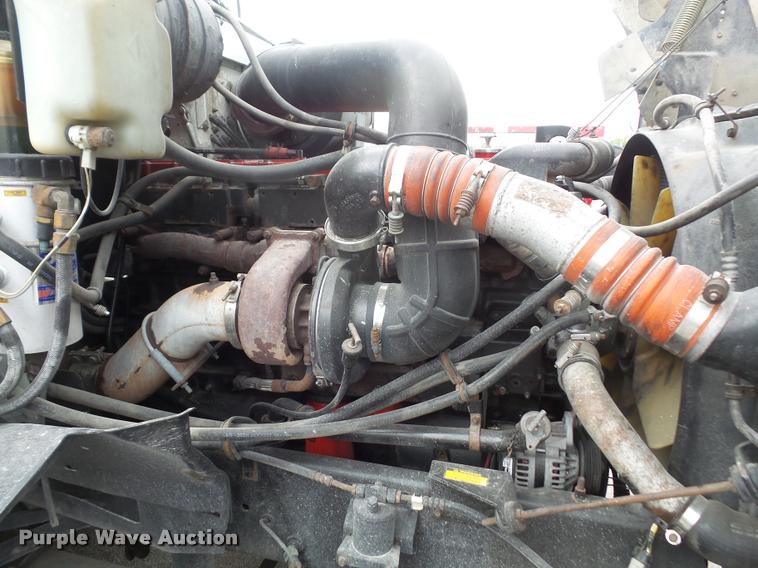 image for item K3519 1998 International Eagle 9400 semi truck