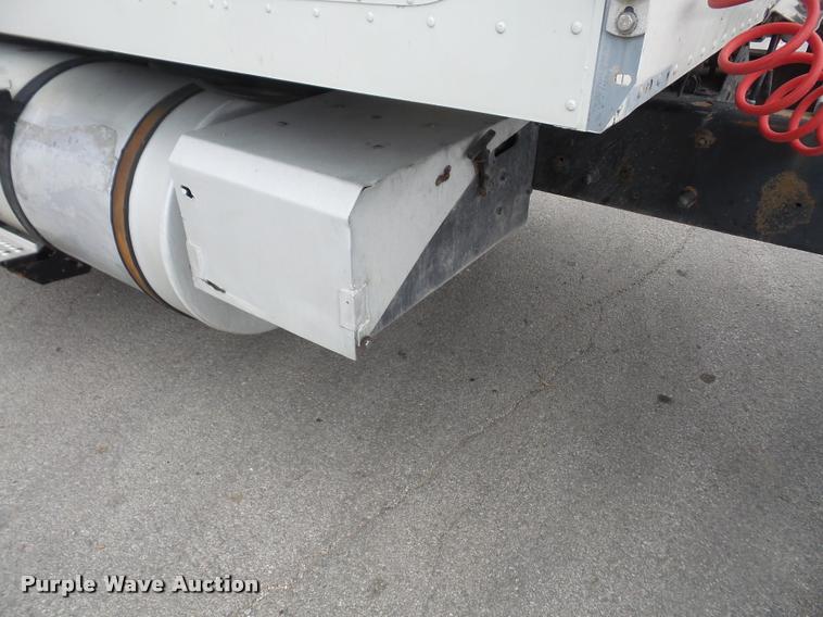 image for item K3519 1998 International Eagle 9400 semi truck