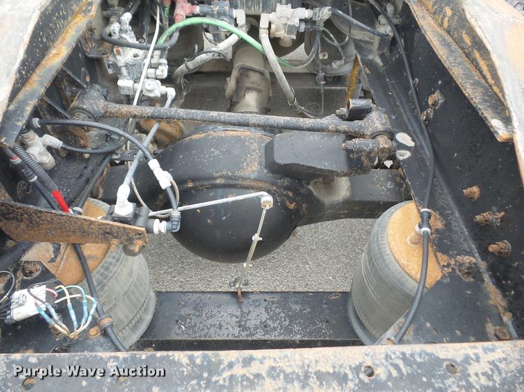 image for item K3519 1998 International Eagle 9400 semi truck