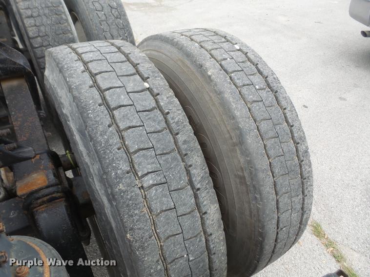 image for item K3519 1998 International Eagle 9400 semi truck