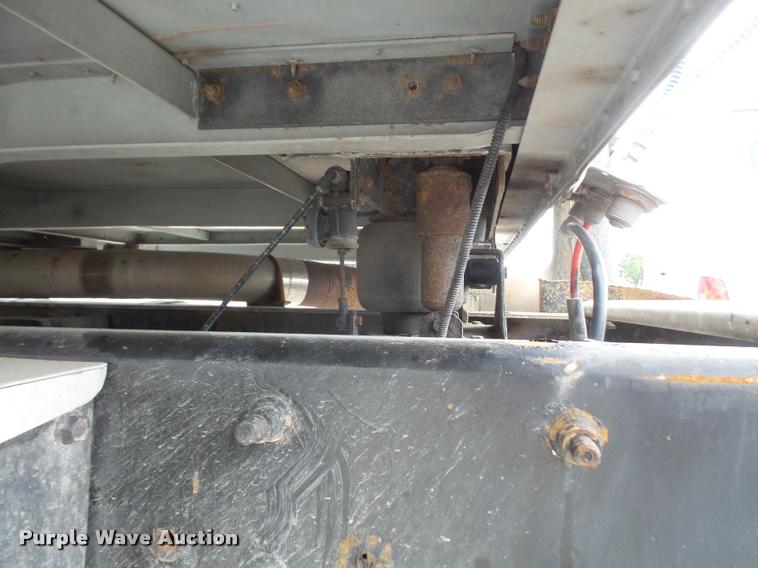 image for item K3519 1998 International Eagle 9400 semi truck