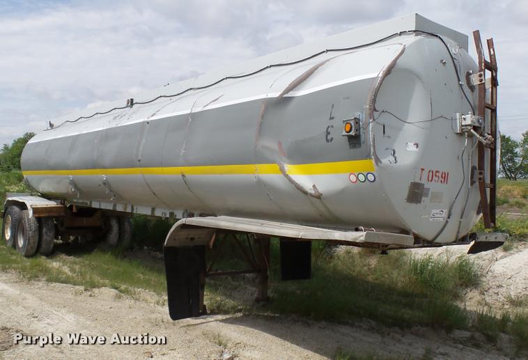 image for item K4045 1968 Trail Mobile tank trailer