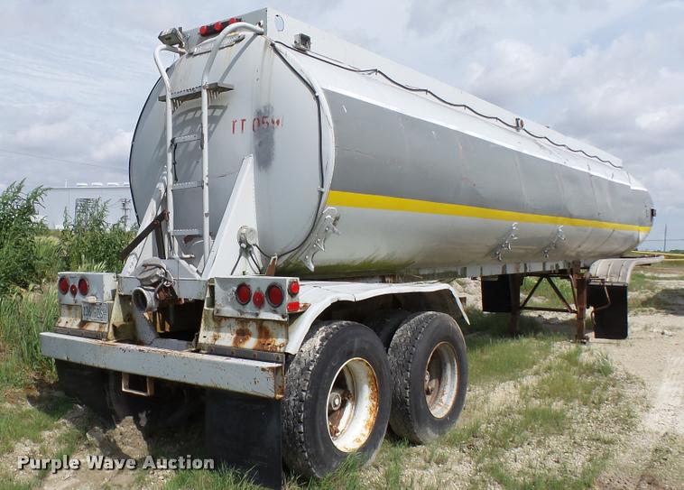 image for item K4045 1968 Trail Mobile tank trailer