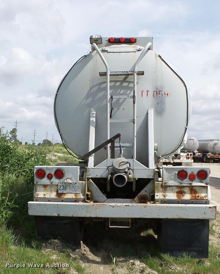 image for item K4045 1968 Trail Mobile tank trailer