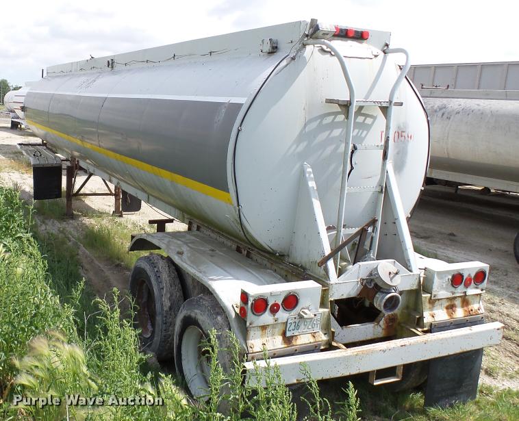 image for item K4045 1968 Trail Mobile tank trailer