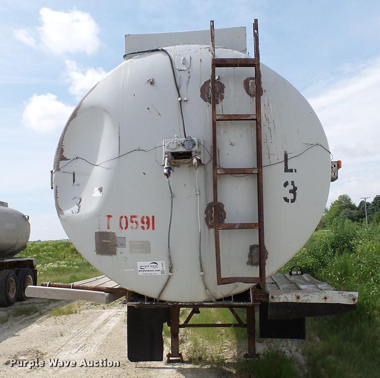 image for item K4045 1968 Trail Mobile tank trailer
