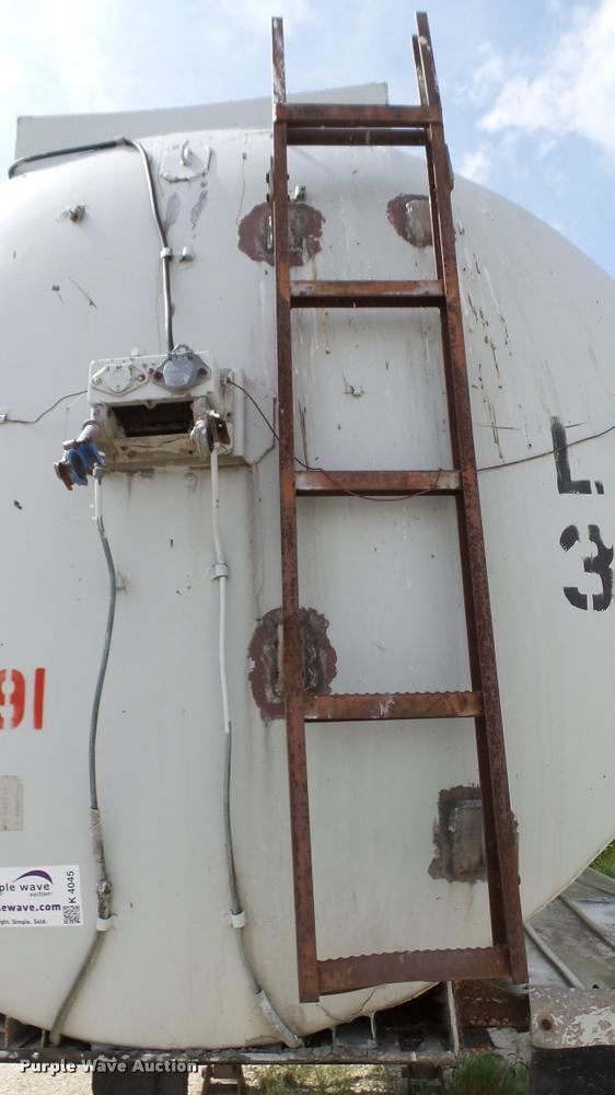 image for item K4045 1968 Trail Mobile tank trailer