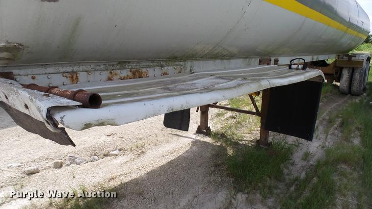 image for item K4045 1968 Trail Mobile tank trailer