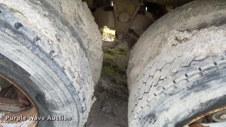 image for item K4045 1968 Trail Mobile tank trailer