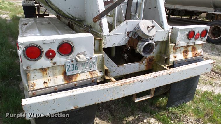 image for item K4045 1968 Trail Mobile tank trailer