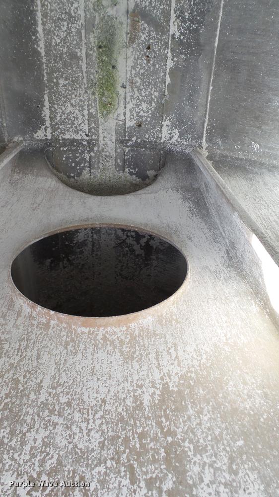 image for item K4045 1968 Trail Mobile tank trailer