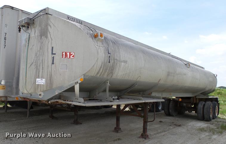 image for item K4047 1971 Fruehauf tank trailer