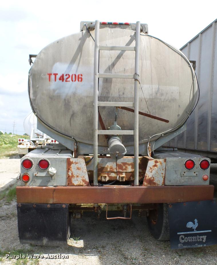 image for item K4047 1971 Fruehauf tank trailer