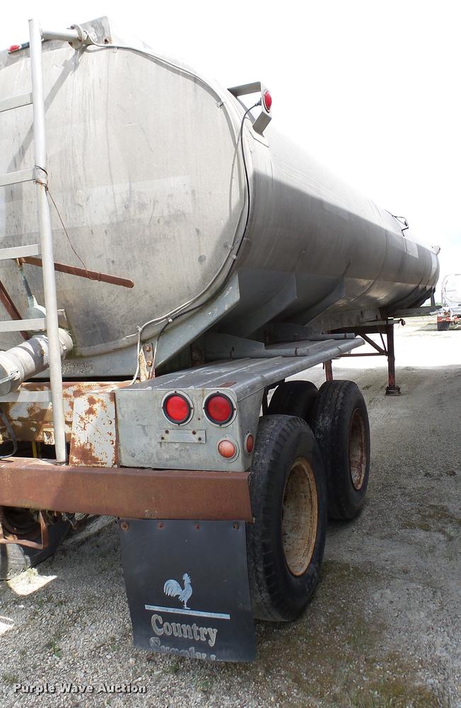 image for item K4047 1971 Fruehauf tank trailer