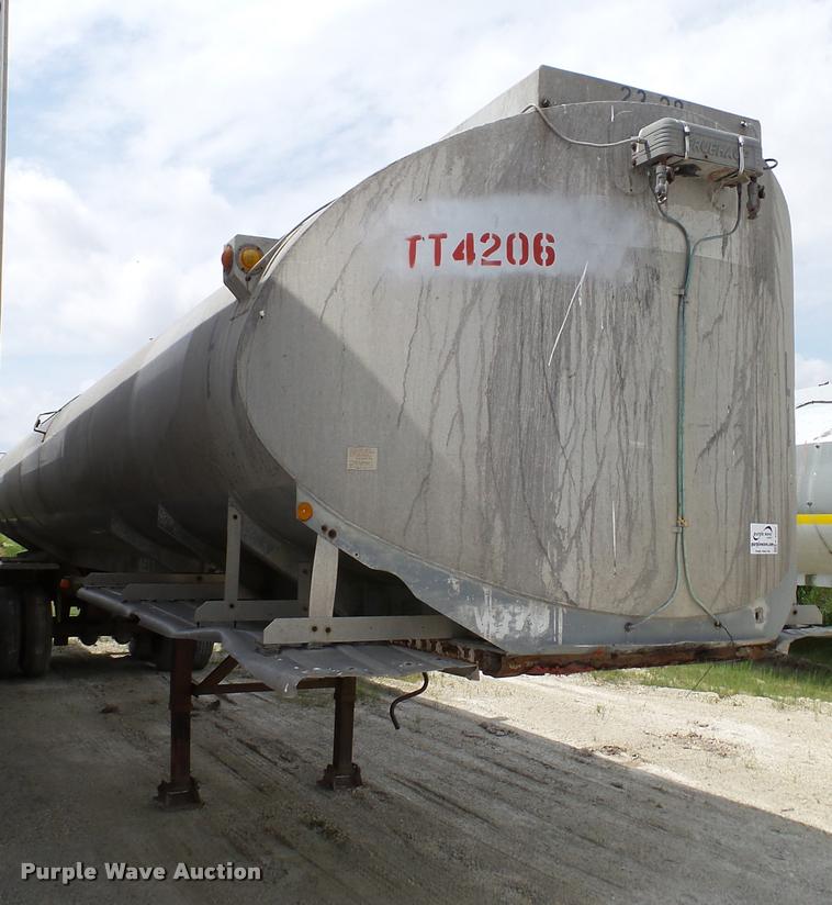image for item K4047 1971 Fruehauf tank trailer