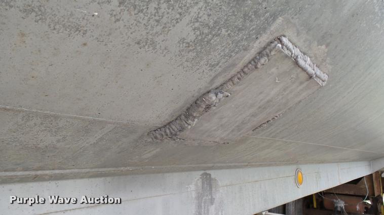 image for item K4047 1971 Fruehauf tank trailer