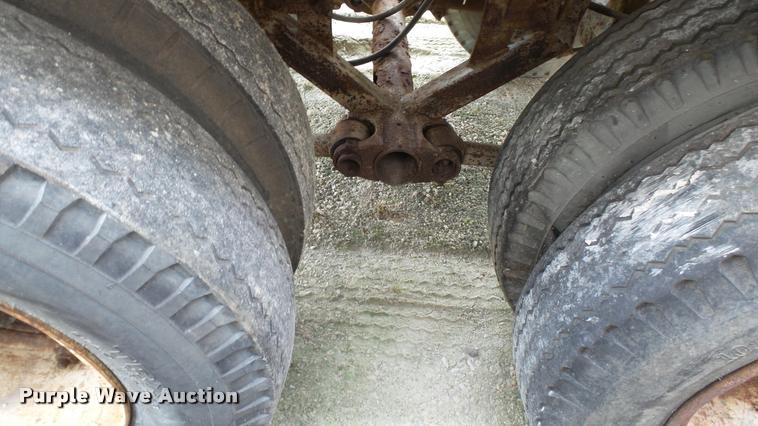 image for item K4047 1971 Fruehauf tank trailer