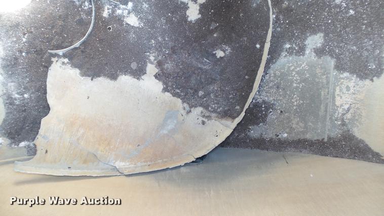 image for item K4047 1971 Fruehauf tank trailer