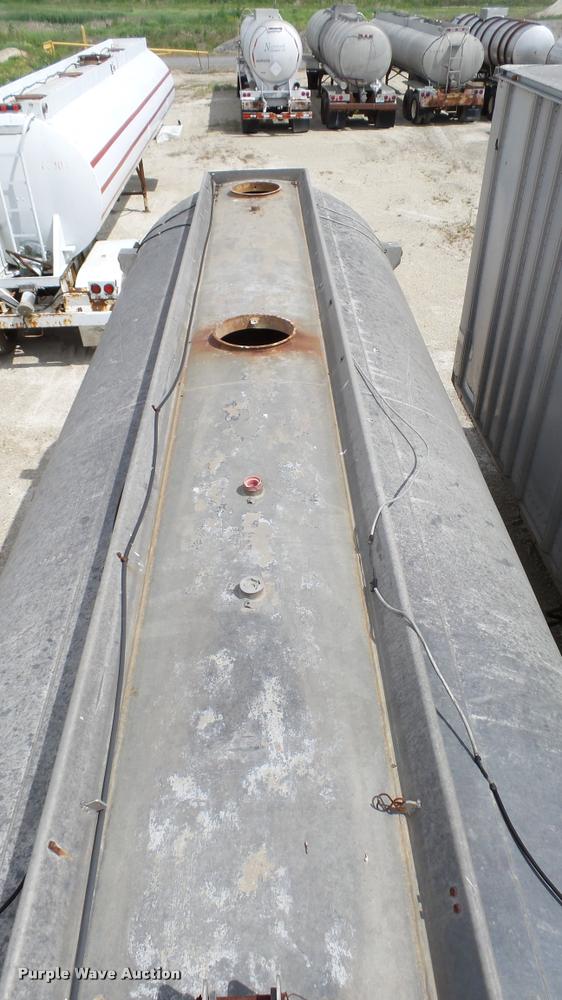 image for item K4047 1971 Fruehauf tank trailer