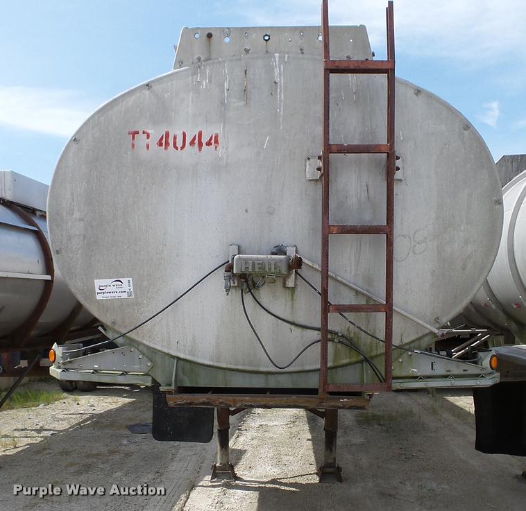 image for item K4048 1972 Heil tank trailer