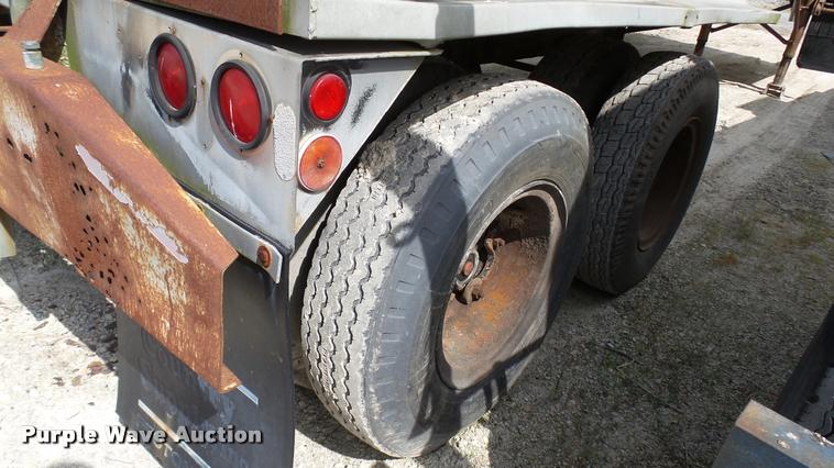 image for item K4048 1972 Heil tank trailer