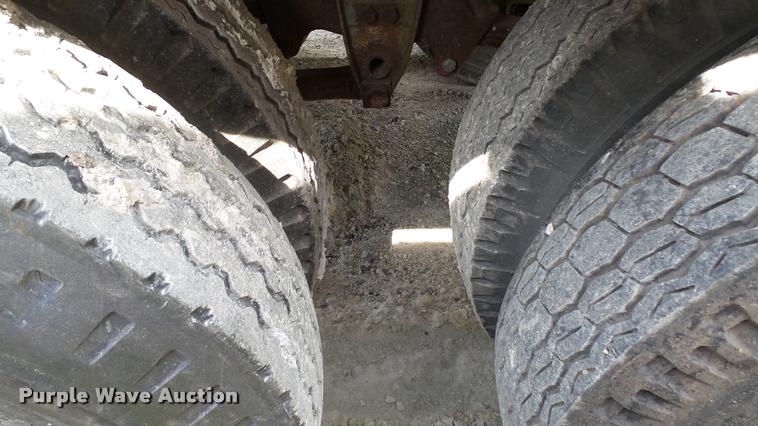 image for item K4048 1972 Heil tank trailer