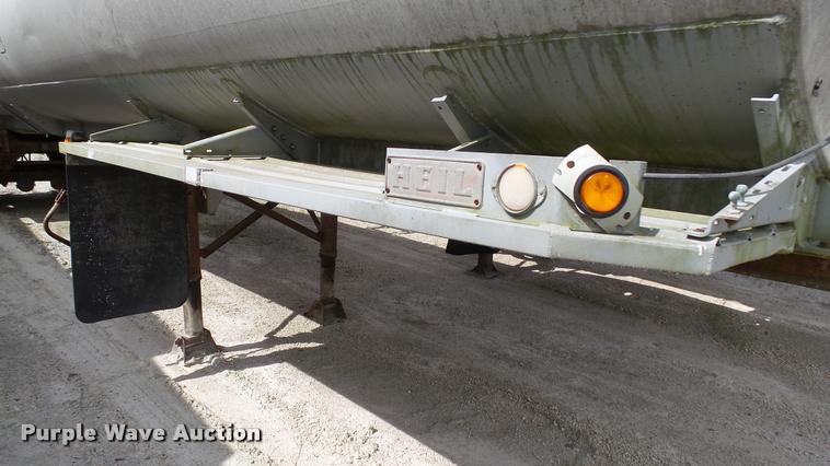 image for item K4048 1972 Heil tank trailer