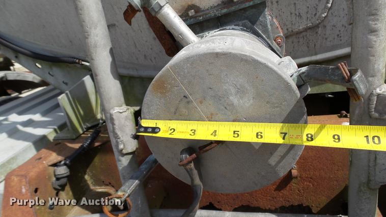 image for item K4048 1972 Heil tank trailer