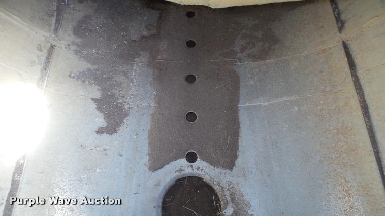 image for item K4048 1972 Heil tank trailer