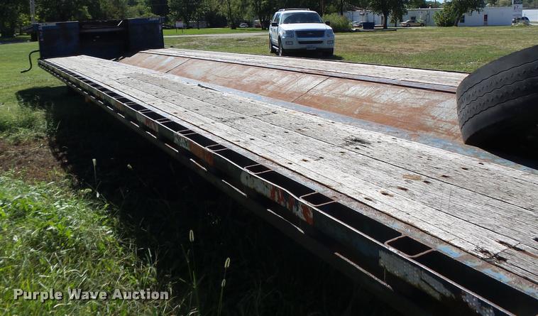 image for item K5683 2002 Doonan 482DB14B drop deck trailer