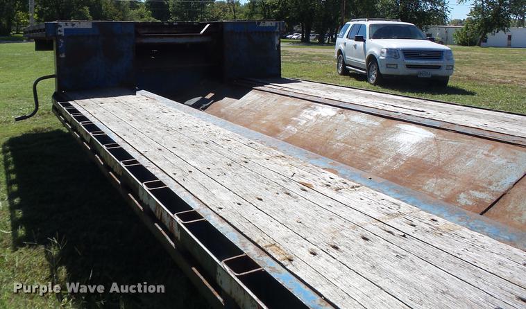 image for item K5683 2002 Doonan 482DB14B drop deck trailer