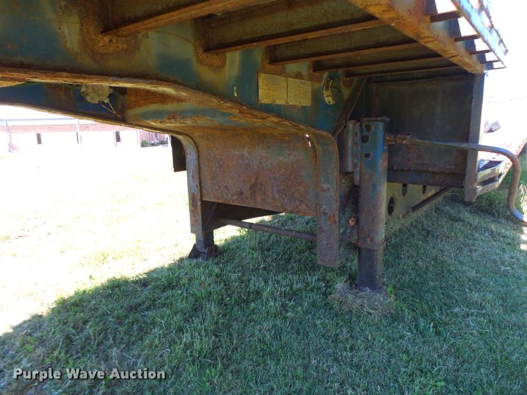 image for item K5683 2002 Doonan 482DB14B drop deck trailer