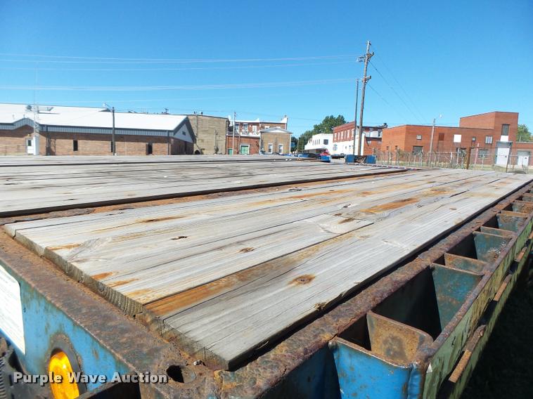 image for item K5683 2002 Doonan 482DB14B drop deck trailer