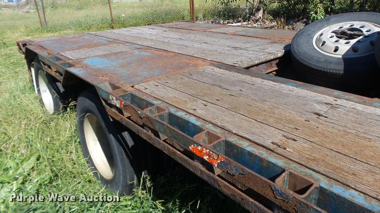 image for item K5683 2002 Doonan 482DB14B drop deck trailer