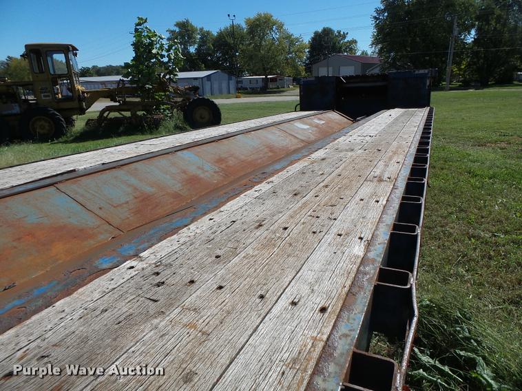 image for item K5683 2002 Doonan 482DB14B drop deck trailer