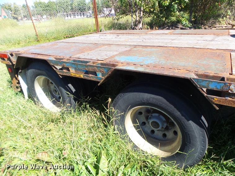 image for item K5683 2002 Doonan 482DB14B drop deck trailer