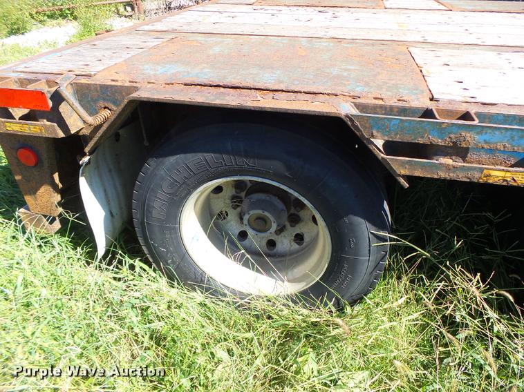 image for item K5683 2002 Doonan 482DB14B drop deck trailer