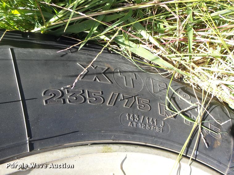 image for item K5683 2002 Doonan 482DB14B drop deck trailer