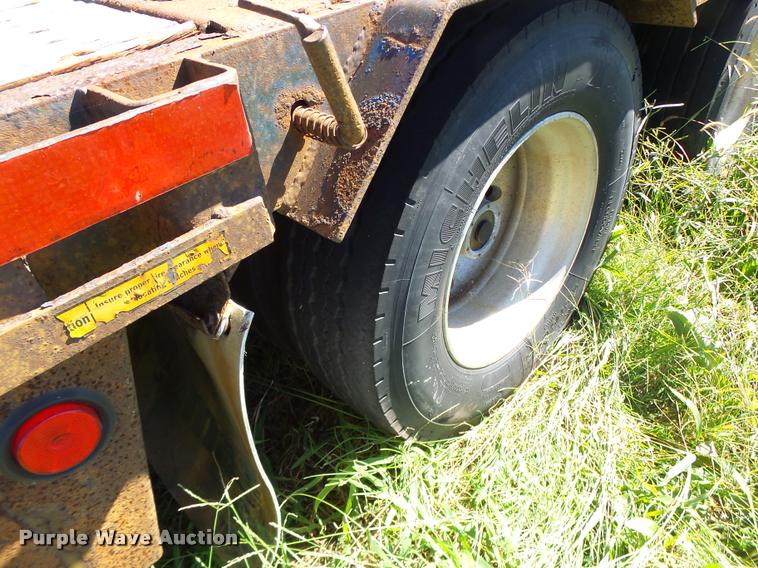 image for item K5683 2002 Doonan 482DB14B drop deck trailer