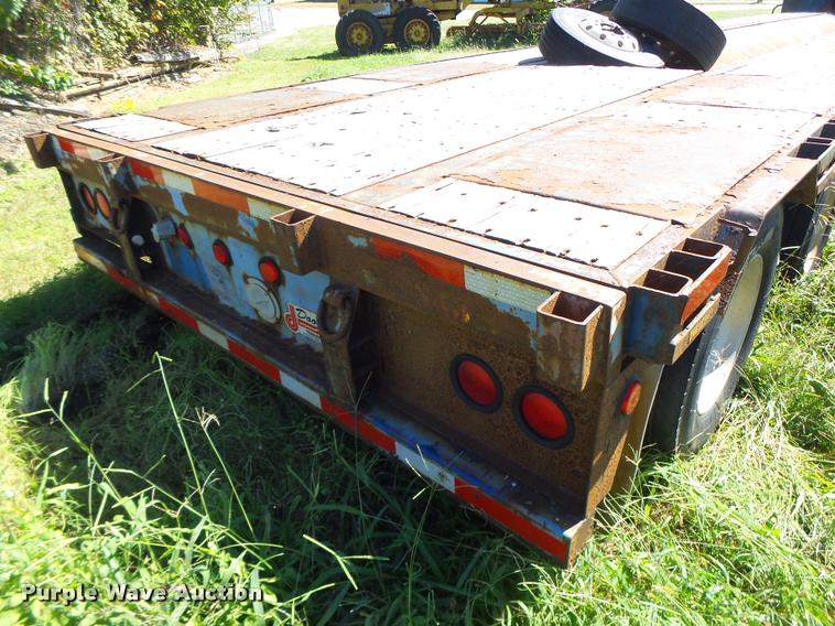 image for item K5683 2002 Doonan 482DB14B drop deck trailer