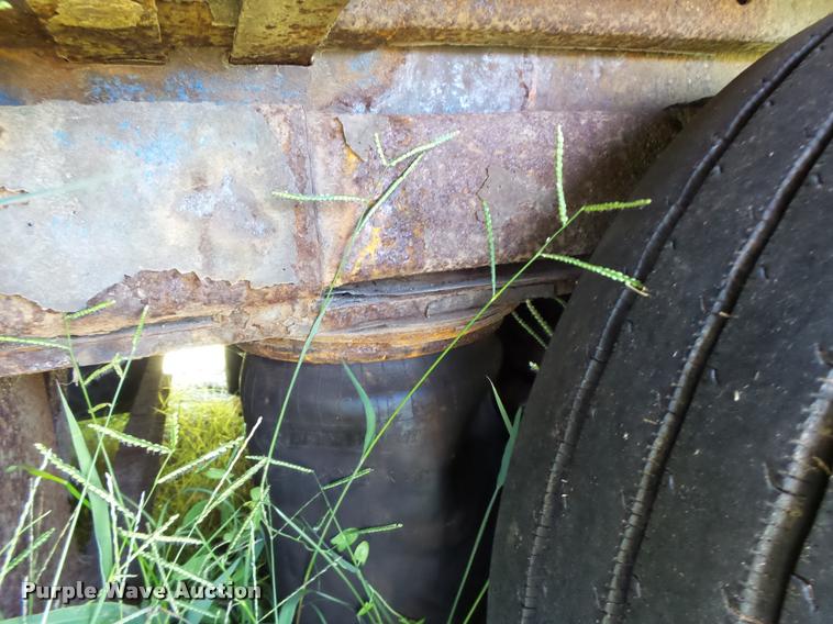 image for item K5683 2002 Doonan 482DB14B drop deck trailer