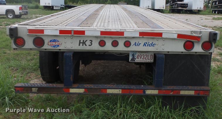 image for item K6999 2000 Utility flatbed trailer