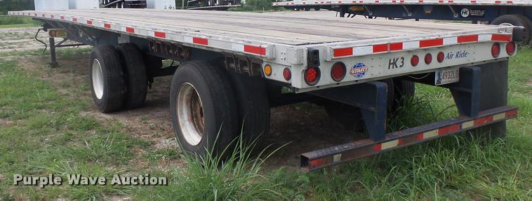 image for item K6999 2000 Utility flatbed trailer