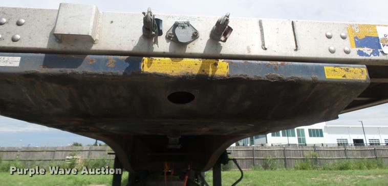 image for item K6999 2000 Utility flatbed trailer