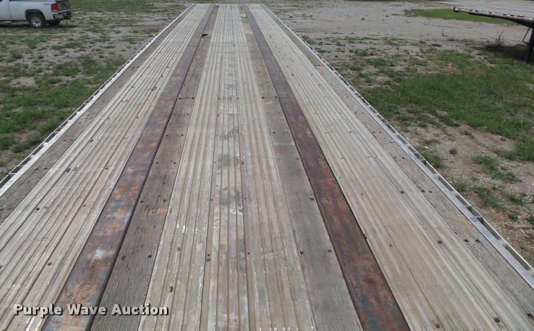 image for item K6999 2000 Utility flatbed trailer