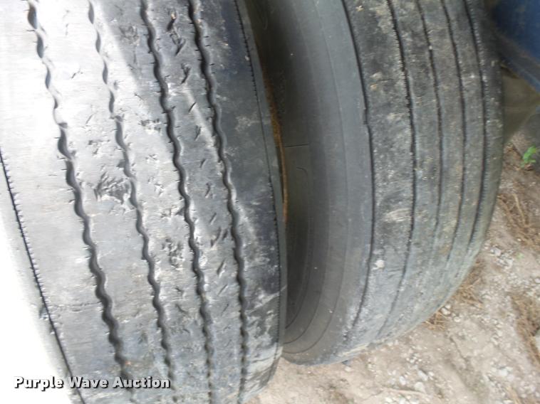 image for item K6999 2000 Utility flatbed trailer