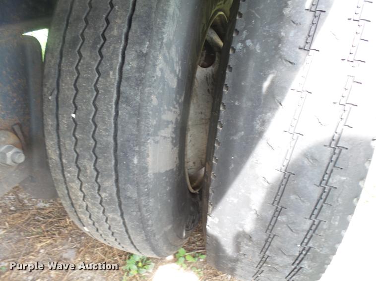 image for item K6999 2000 Utility flatbed trailer